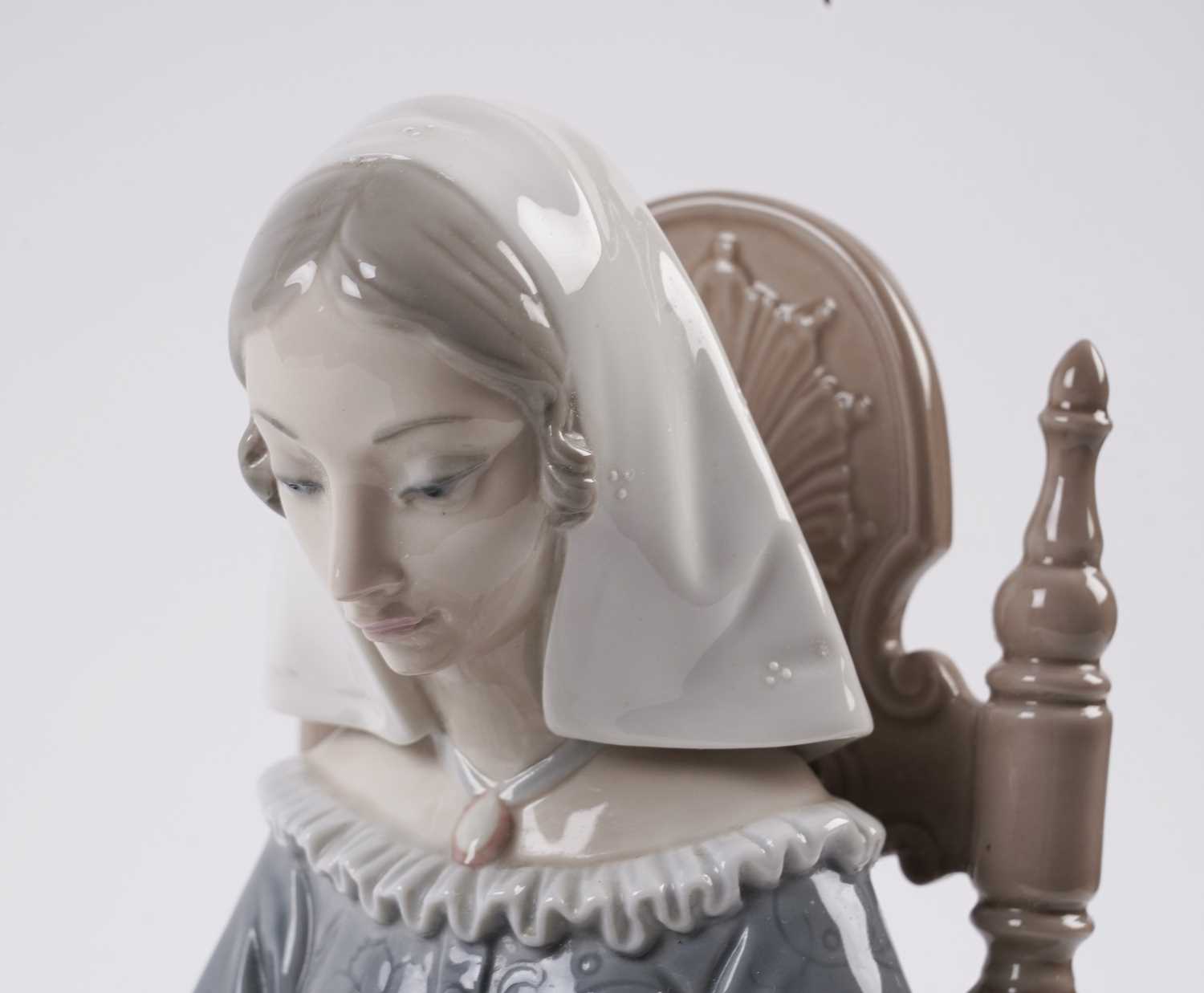 Lladro figurine of an embroiderer - Image 4 of 7