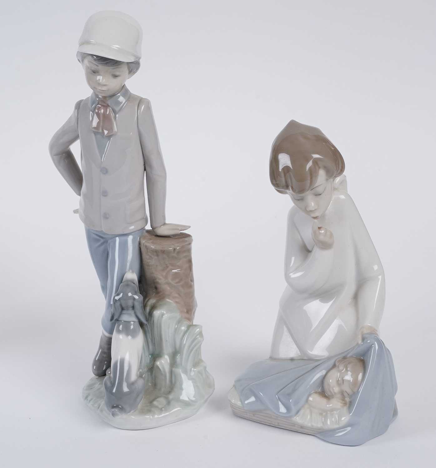 A selection of Lladro and Nao figures - Image 2 of 8
