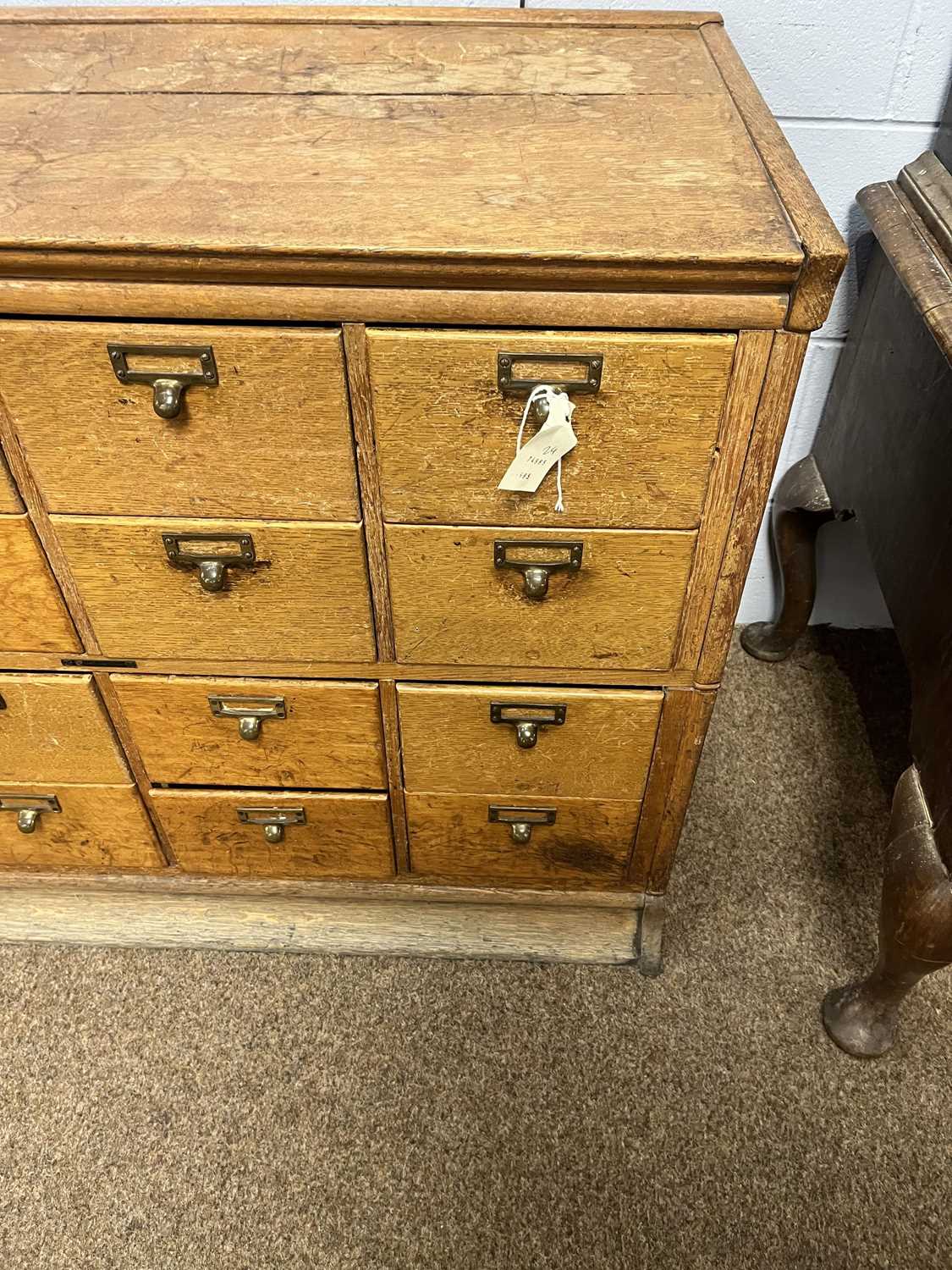 Vintage oak filing drawers, - Bild 6 aus 10