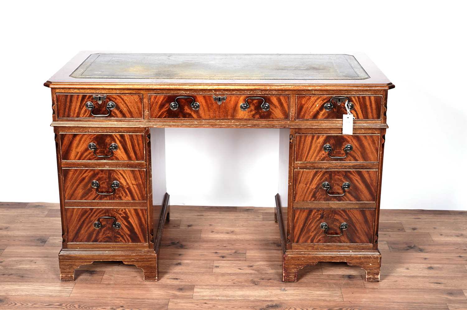 A Victorian style mahogany pedestal desk - Image 2 of 6