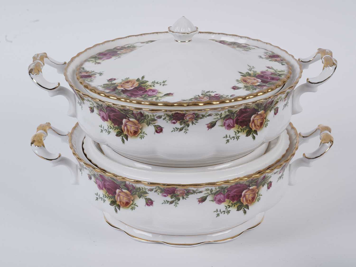 A Royal Albert ‘Old Country Roses’ part tea and dinner service - Image 6 of 7