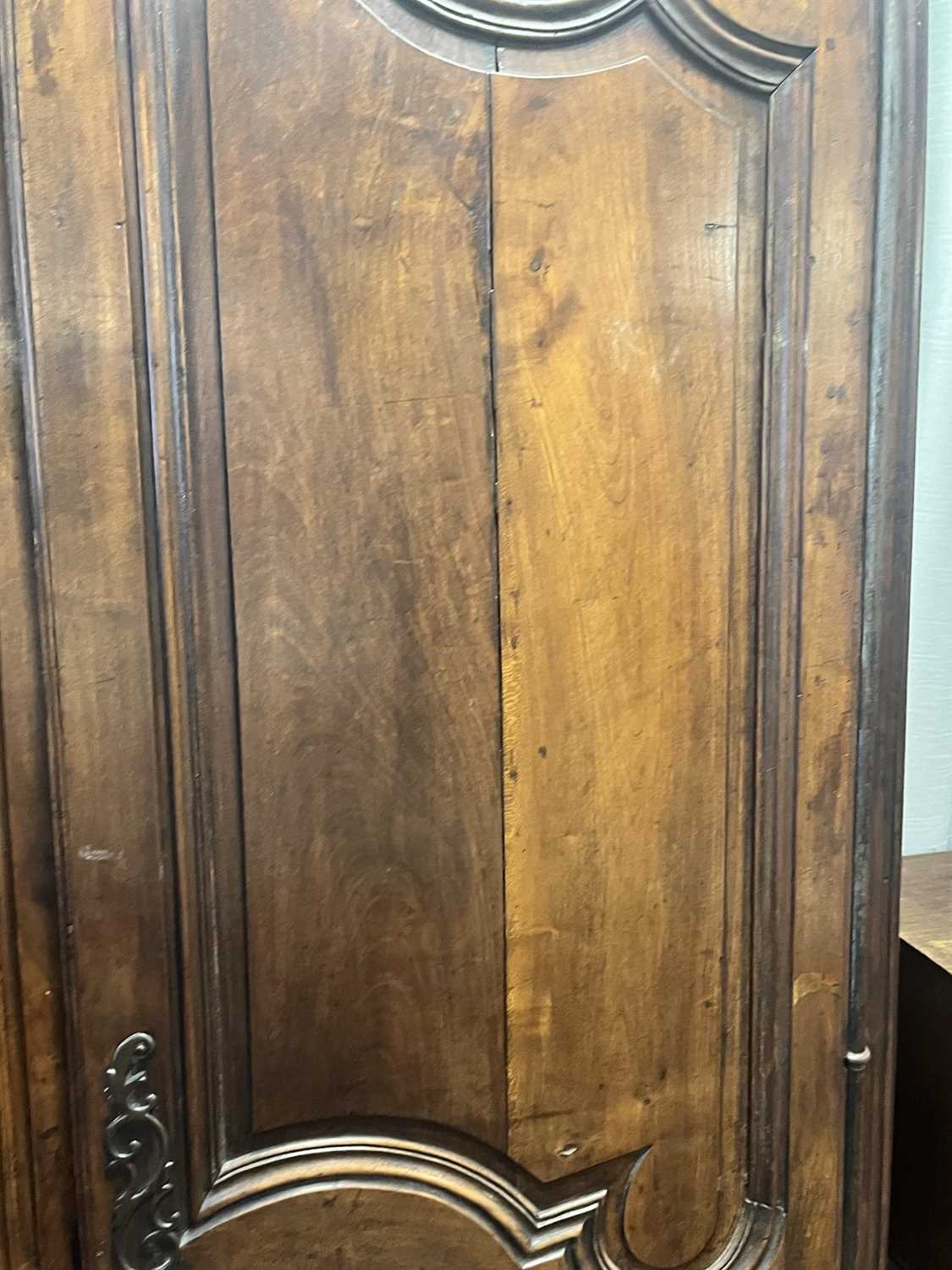 A French Provincial early/mid 19th Century fruitwood armoire - Image 13 of 14