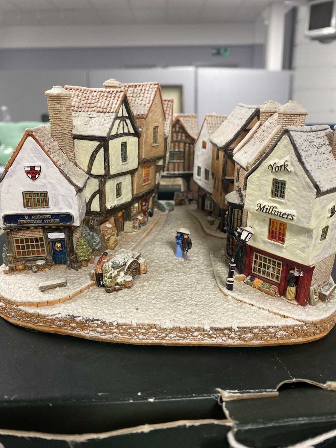 A Lilliput Lane model - Image 3 of 7