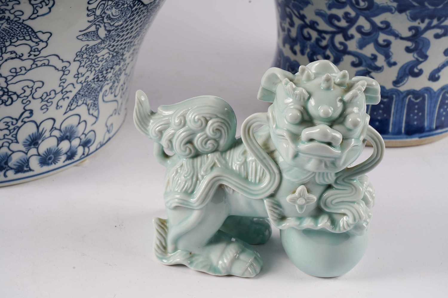 A collection of Oriental ceramics - Image 5 of 5