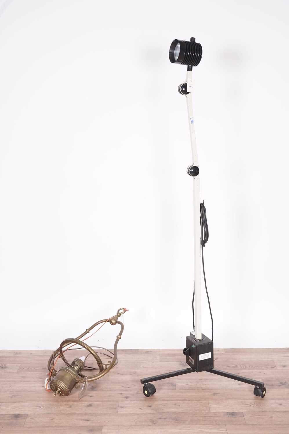 A brass hanging lamp and a Daray surgical spotlight - Image 2 of 5