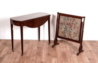 An Edwardian mahogany Pembroke table