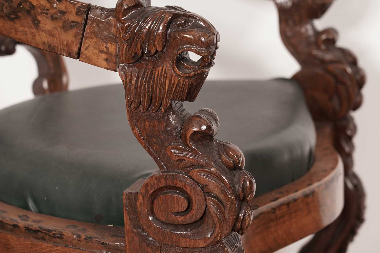 A Chinese hardwood tub chair - Bild 4 aus 6