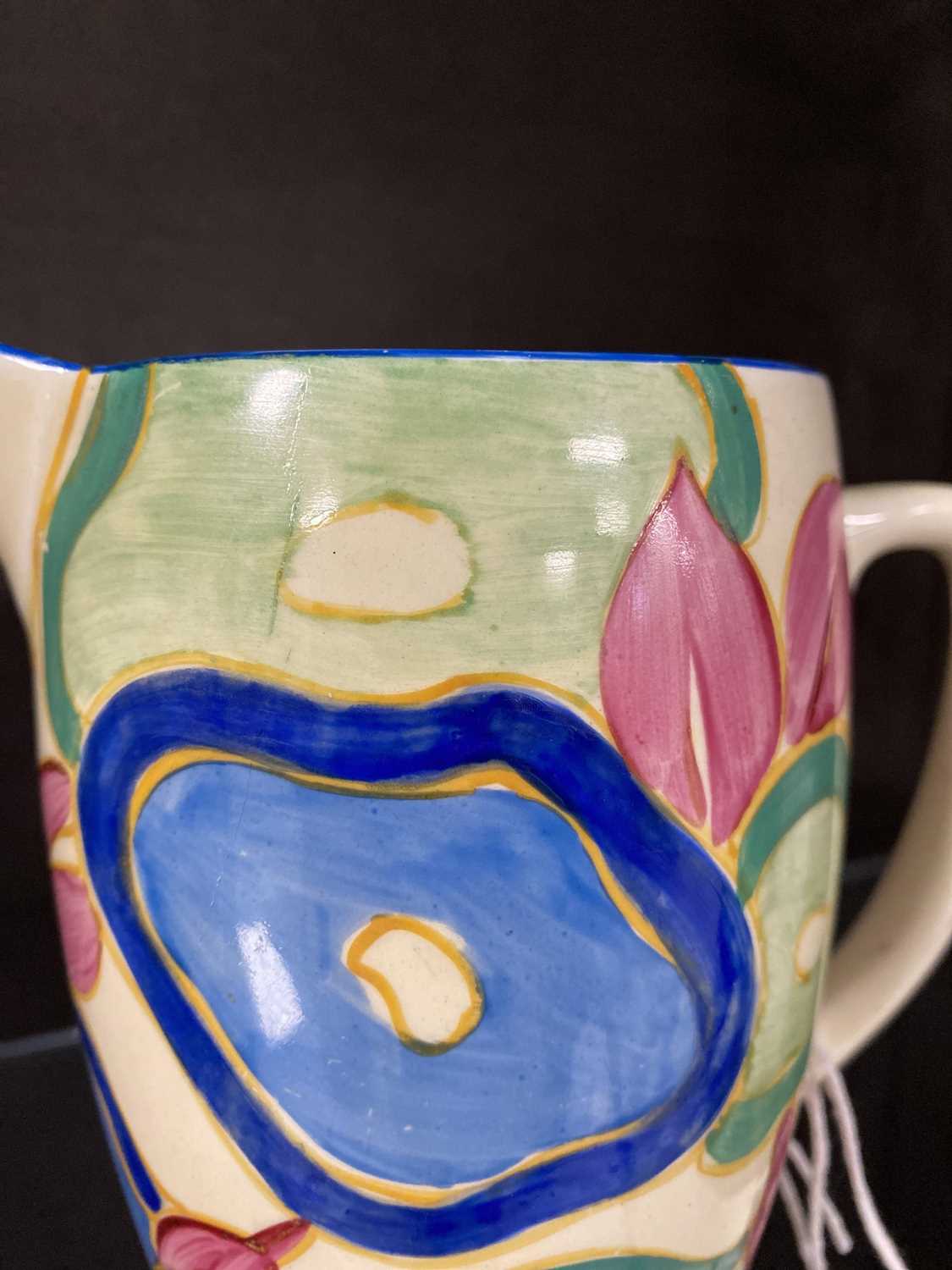 A Clarice Cliff ‘Blue Chintz' jug - Bild 14 aus 14