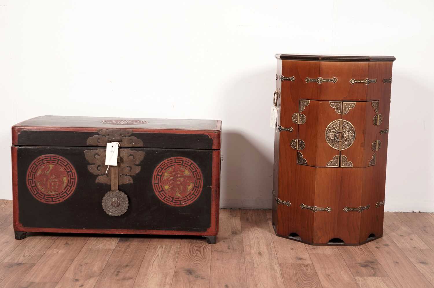 A modern Asian octagonal two-handled cabinet and a blanket box. - Image 2 of 7