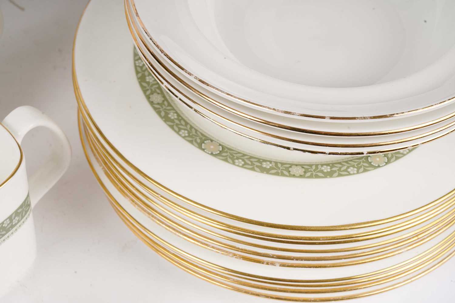 A Royal Doulton ‘Rondelay’ pattern part tea and dinner service - Image 3 of 5