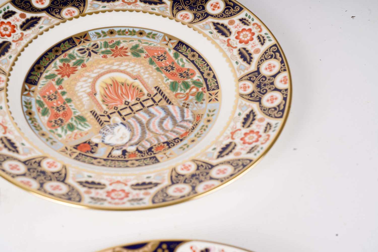 A collection of Royal Crown Derby limited edition decorative Christmas plates - Image 7 of 7