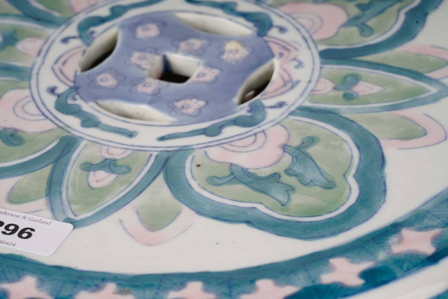A 20th Century Chinese ceramic garden seat - Image 2 of 5