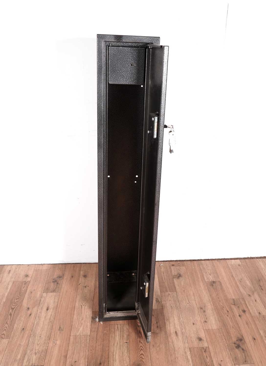 A metal gun safe - Image 4 of 4