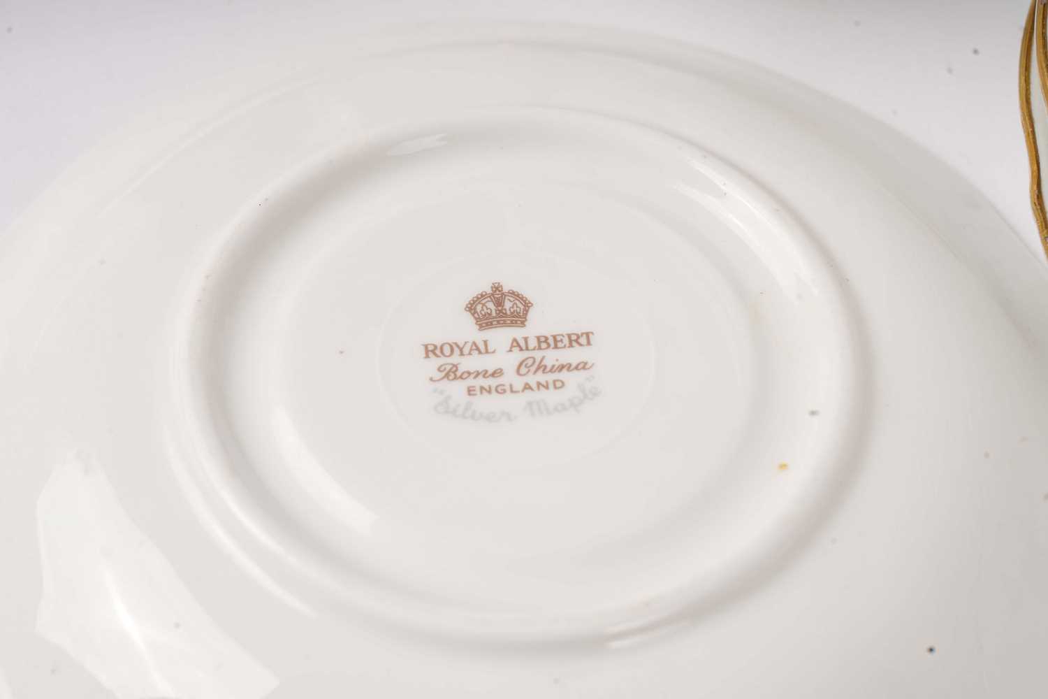 A Royal Albert ‘Silver Maple’ pattern part tea and dinner service - Image 5 of 5