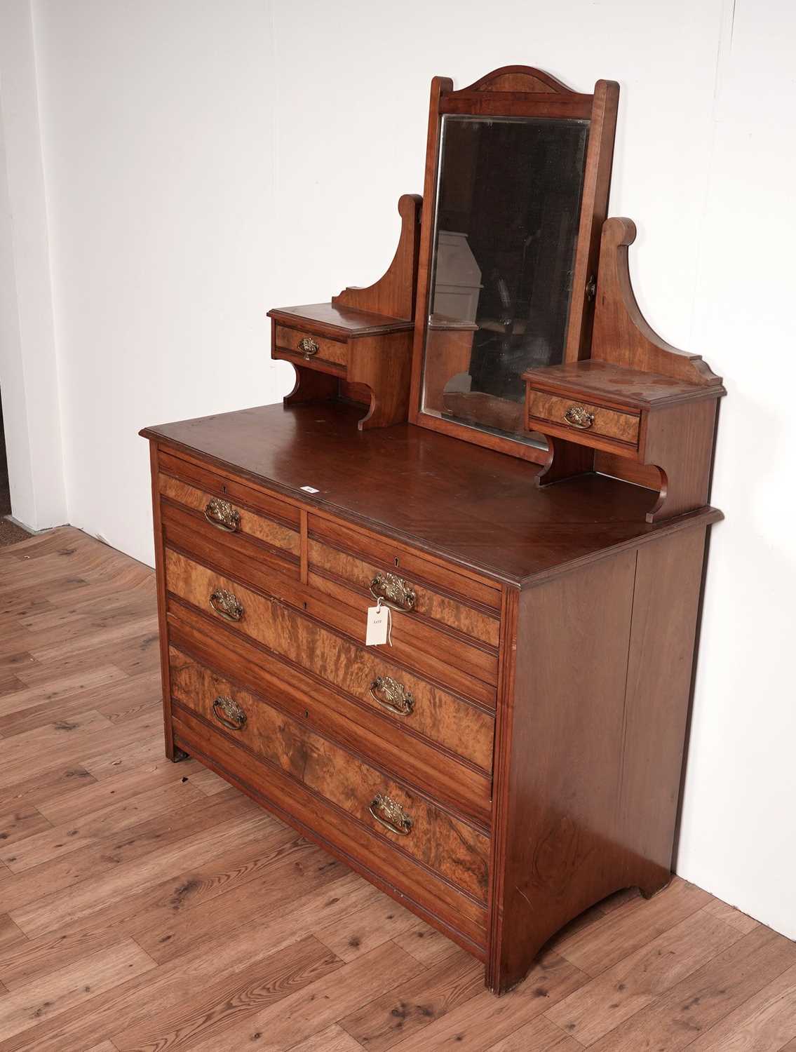 An Edwardian walnut and burr walnut chest of drawers - Image 3 of 5