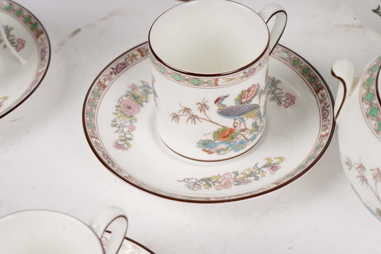 A selection of Wedgwood ‘Strawberry Hill’ pattern teaware - Image 4 of 10