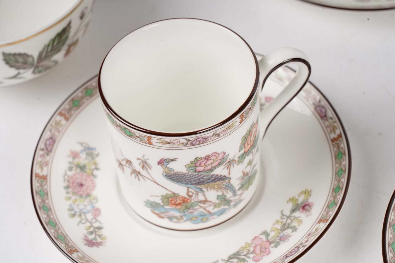 A selection of Wedgwood ‘Strawberry Hill’ pattern teaware - Image 3 of 10