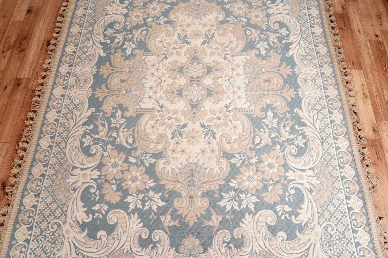 A modern machine-made Aubusson style rug - Image 2 of 5