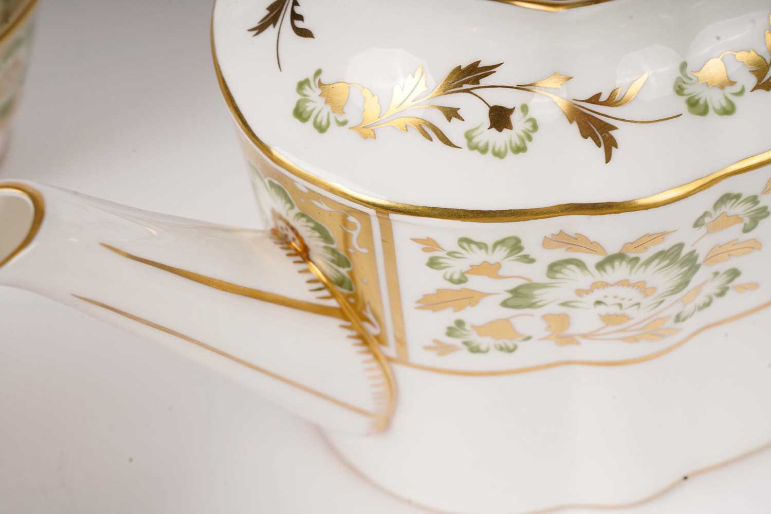 A Royal Crown Derby ‘Green Derby Panel’ part tea and dinner service - Image 2 of 27