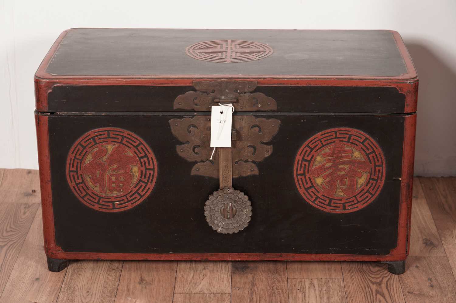 A modern Asian octagonal two-handled cabinet and a blanket box. - Image 3 of 7