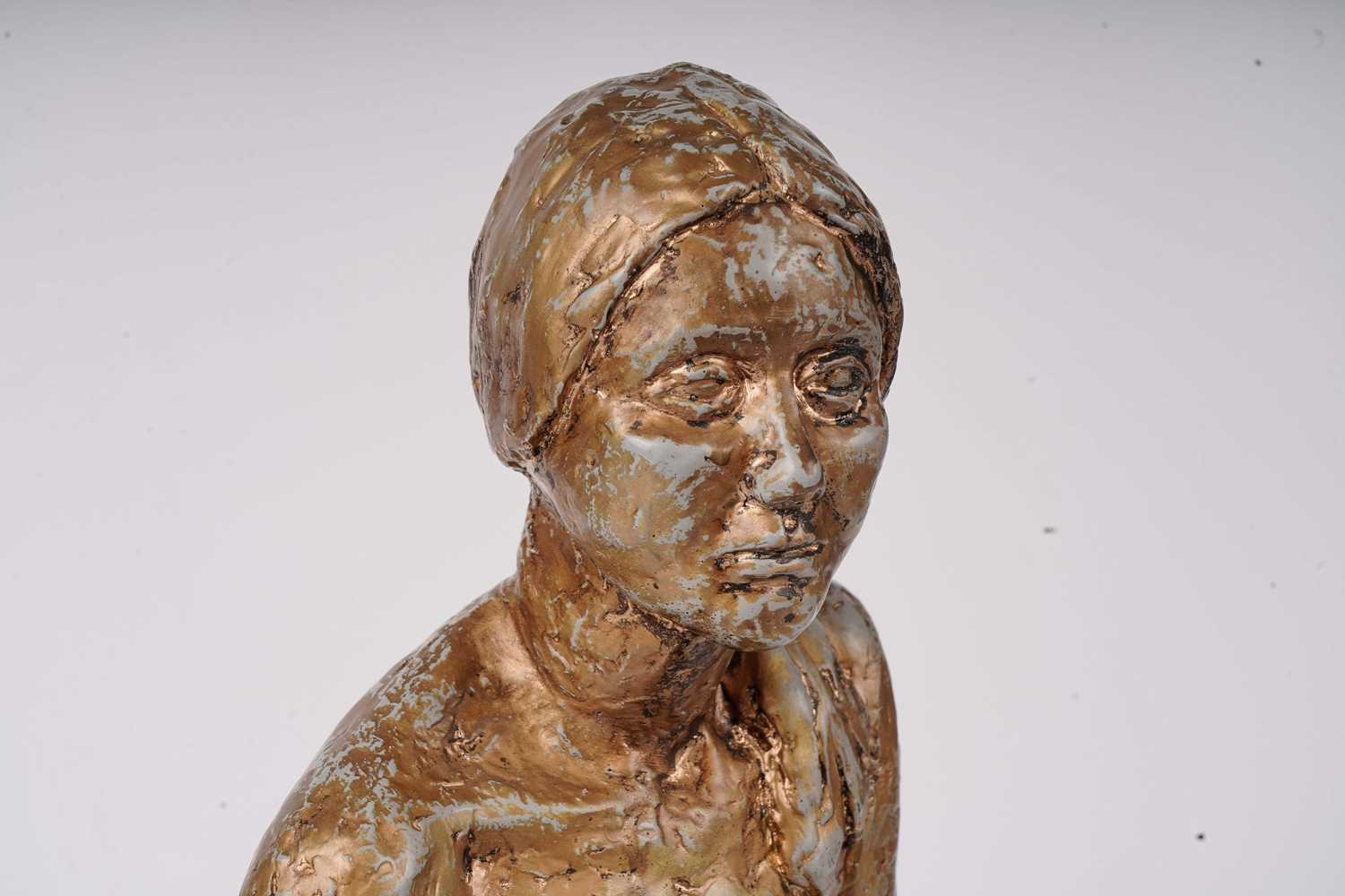 A 20th Century cast spelter figure of a nude woman - Image 3 of 4