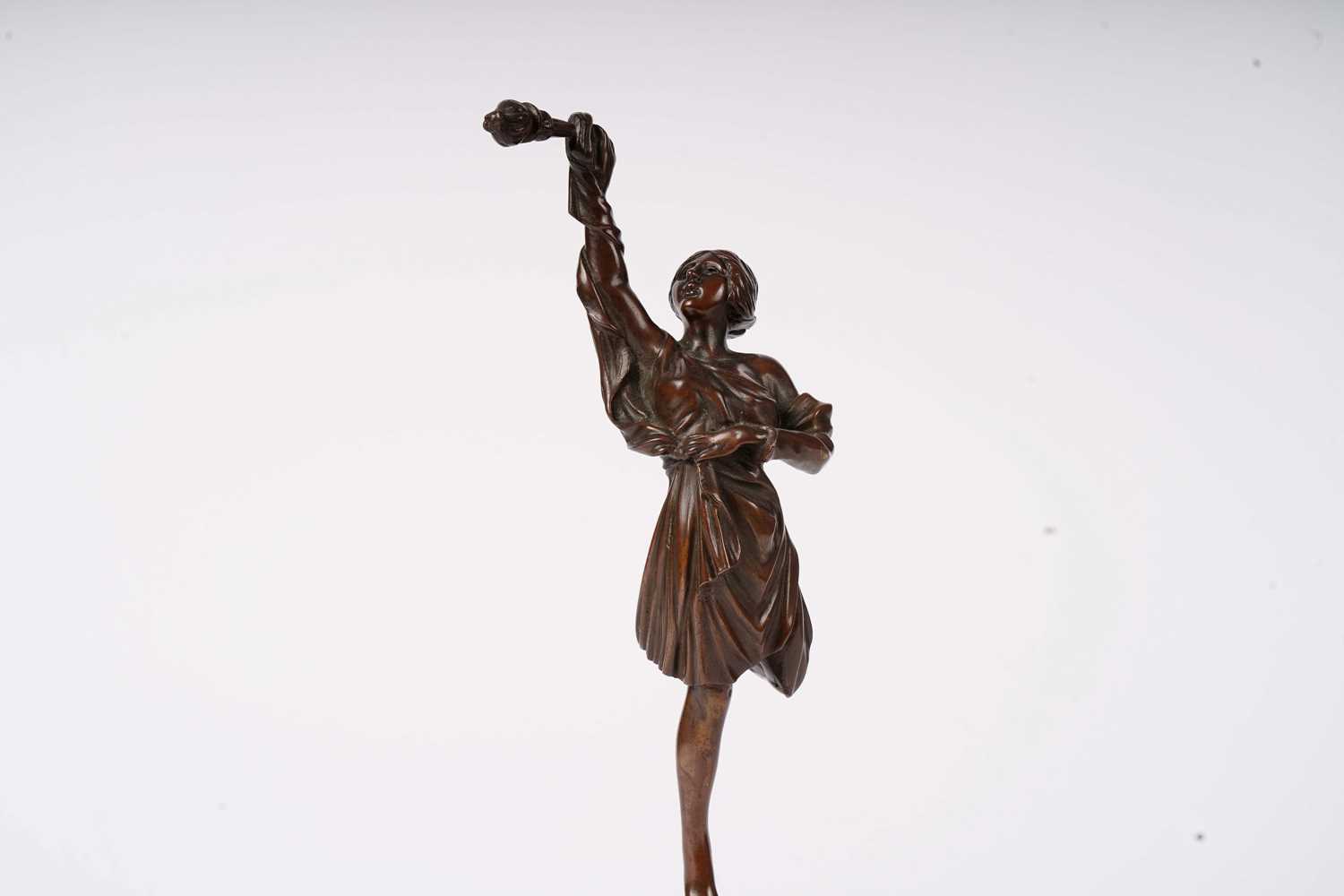 An early 20th Century bronze figure of a dancer - Image 2 of 3