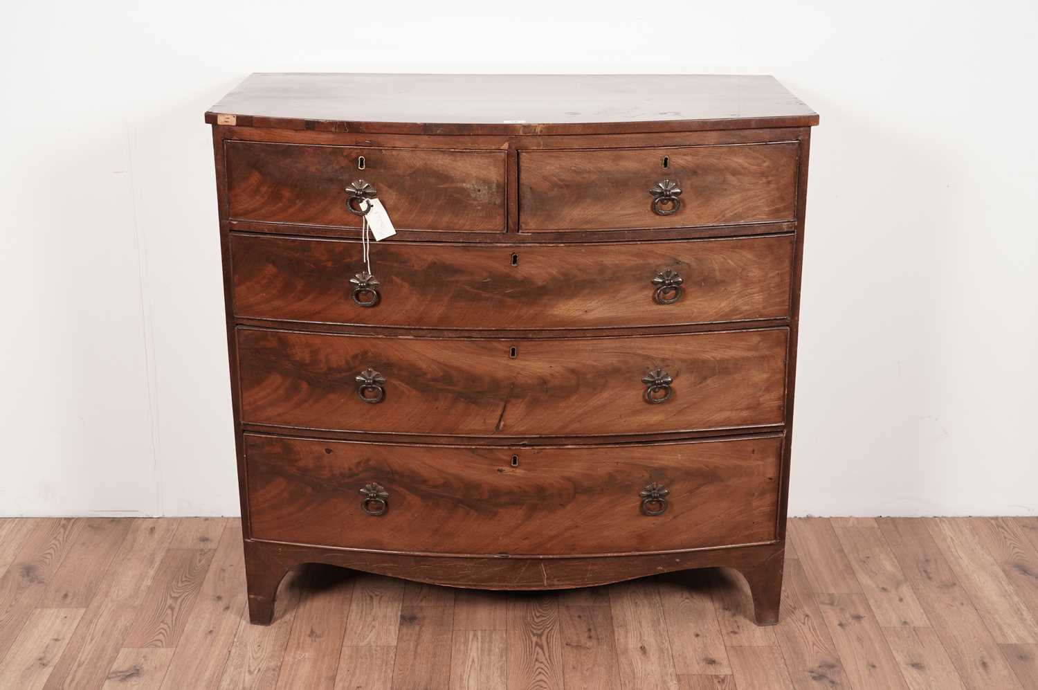 A George III mahogany bowfront chest of drawers - Image 3 of 5