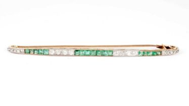 A Belle Epoque French emerald and diamond bar brooch