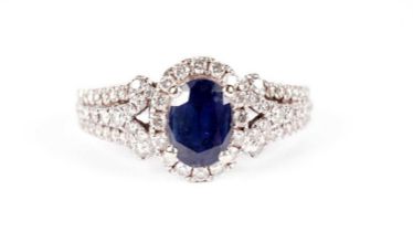 Vera Wang, Love: a sapphire and diamond cluster ring