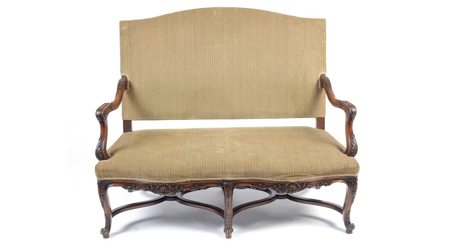 An attractive 18th Century style carved walnut high back settee, late 19th/early 20th Century - Image 3 of 15