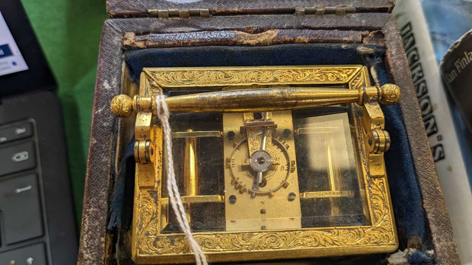 Vieyres of London: A late 19th Century engraved and gilt brass carriage clock - Image 11 of 13