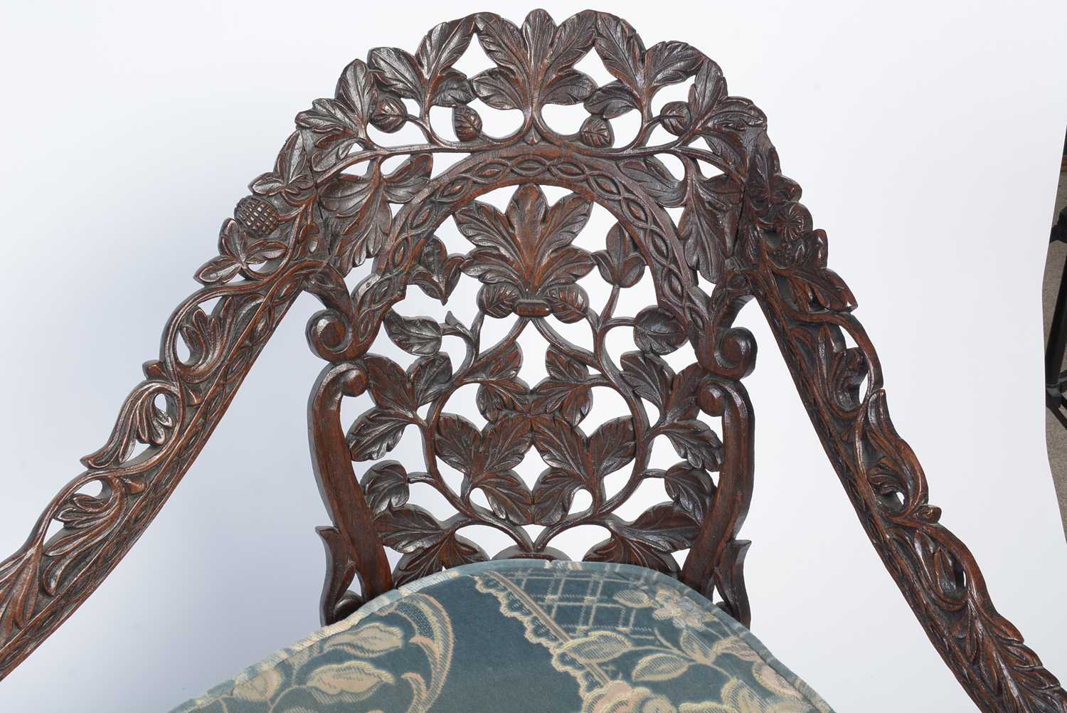 A decorative late 19th Century Anglo-Indian carved hardwood two seater sofa - Image 10 of 11