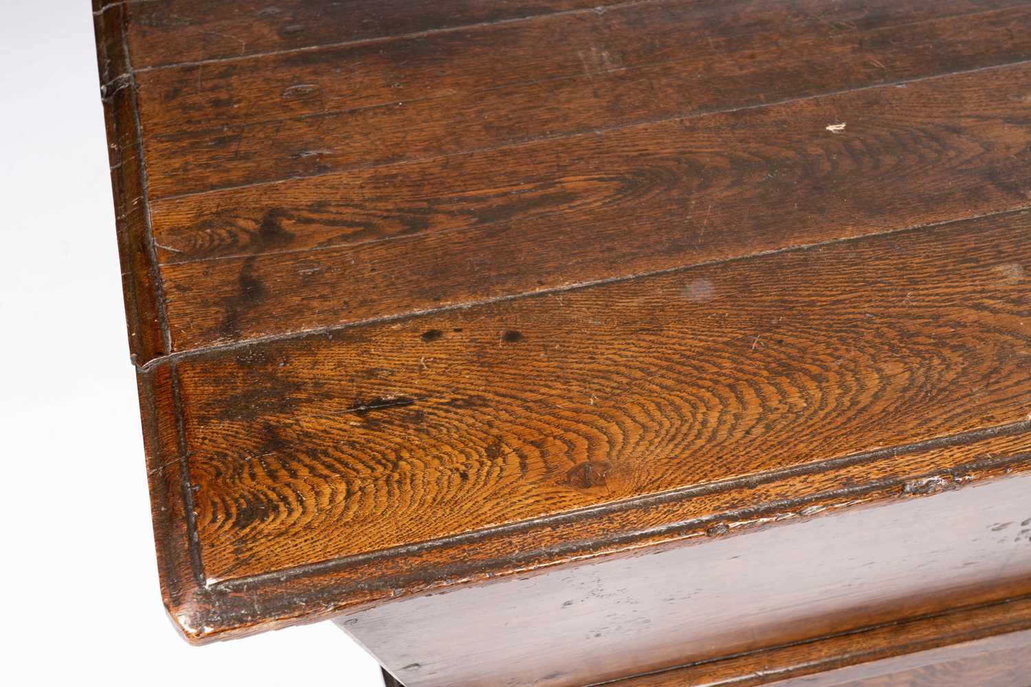 An oak doughbin, late 18th/19th Century - Image 2 of 7