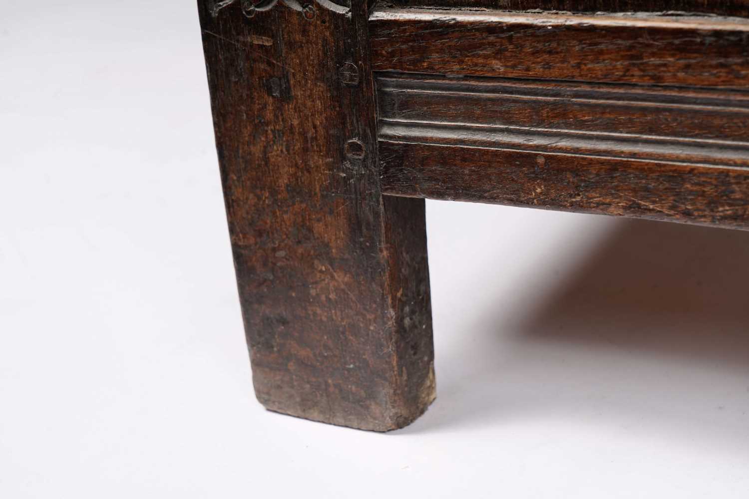 A late 17th Century oak coffer - Image 9 of 12
