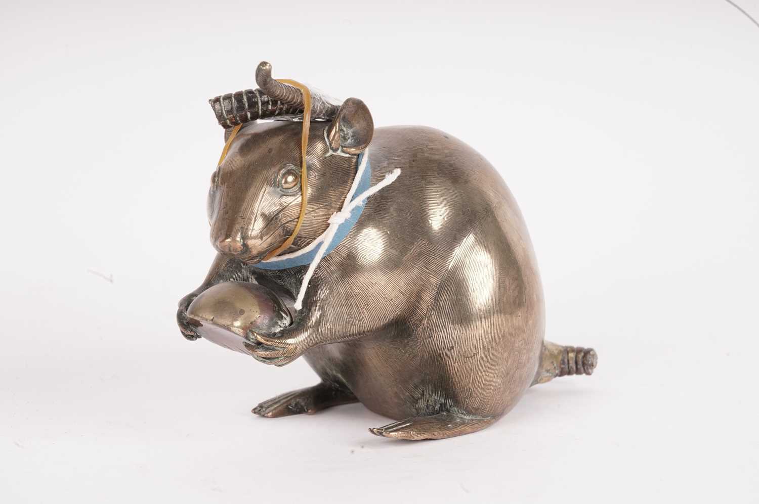 Pair of Japanese bronze rats - Image 3 of 10