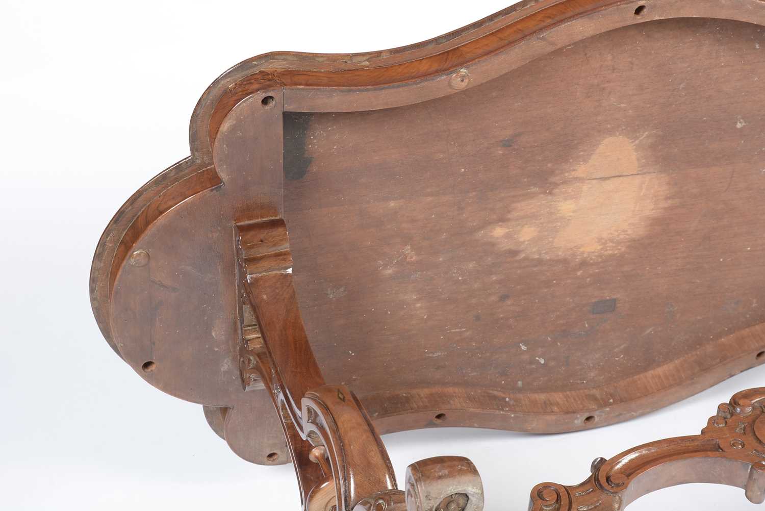 A Victorian burr walnut centre/writing table - Image 13 of 16