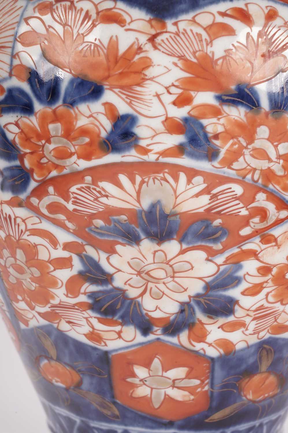 Pair of Japanese Imari vases and covers - Image 7 of 10