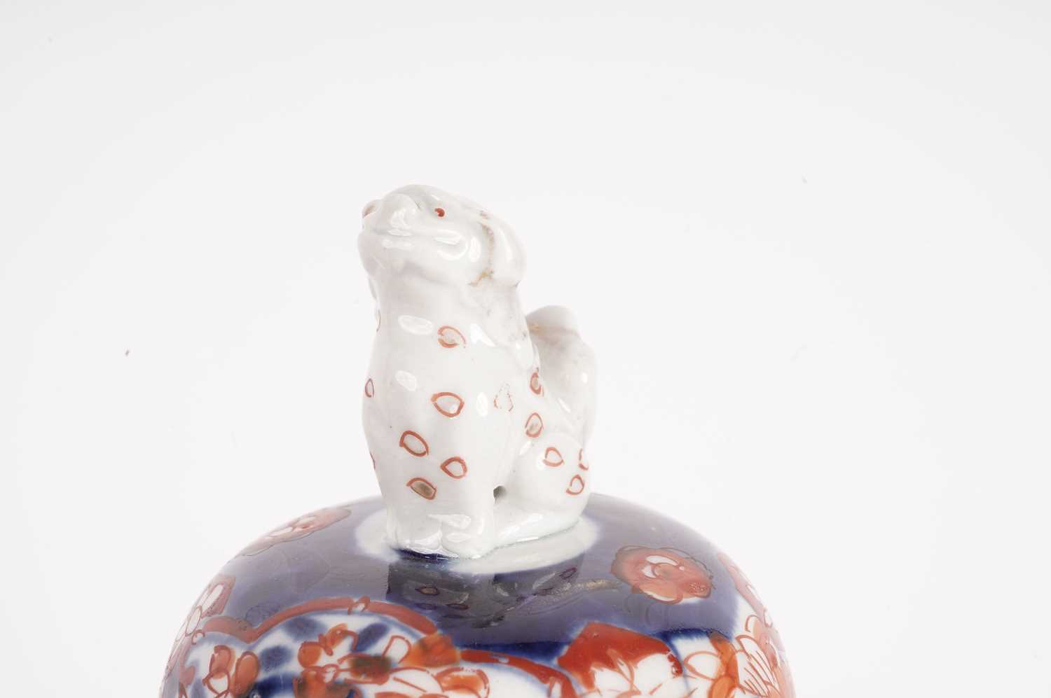 Pair of Japanese Imari vases and covers - Image 4 of 10