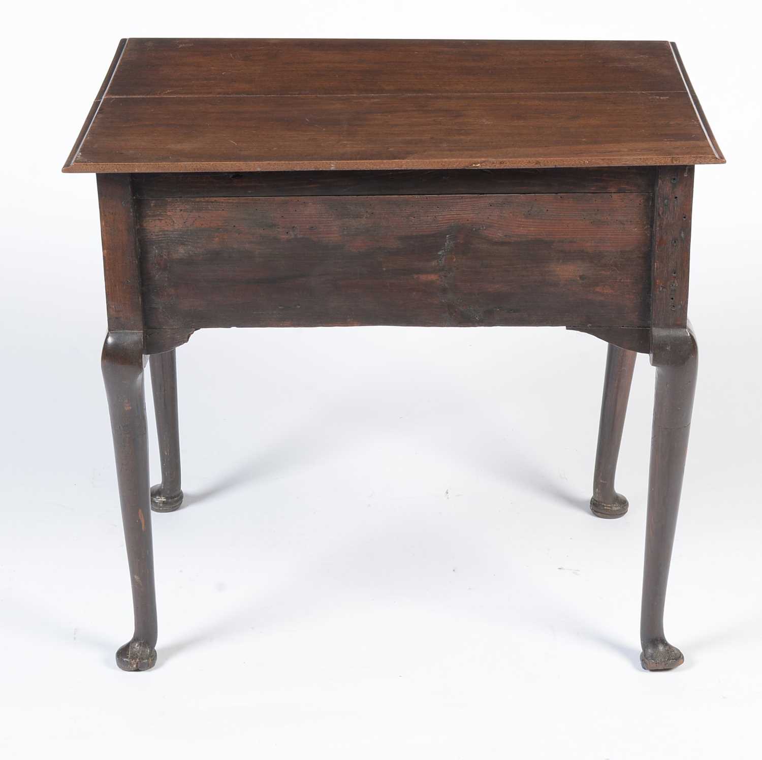 A George III walnut lowboy - Image 11 of 16