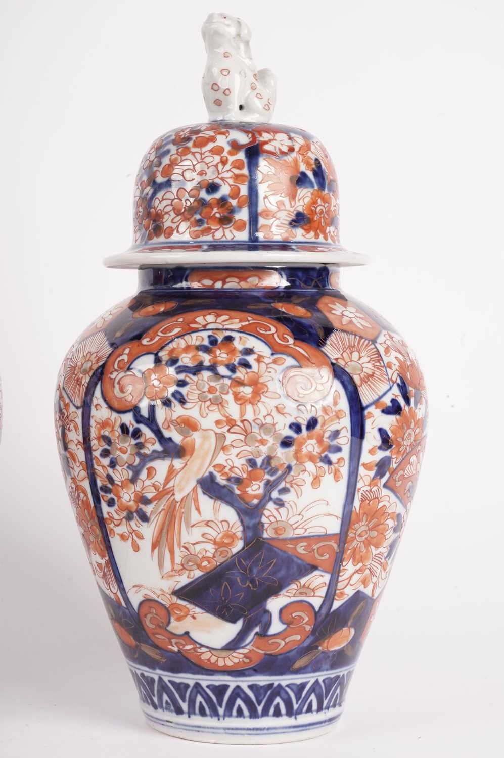 Pair of Japanese Imari vases and covers - Image 5 of 10