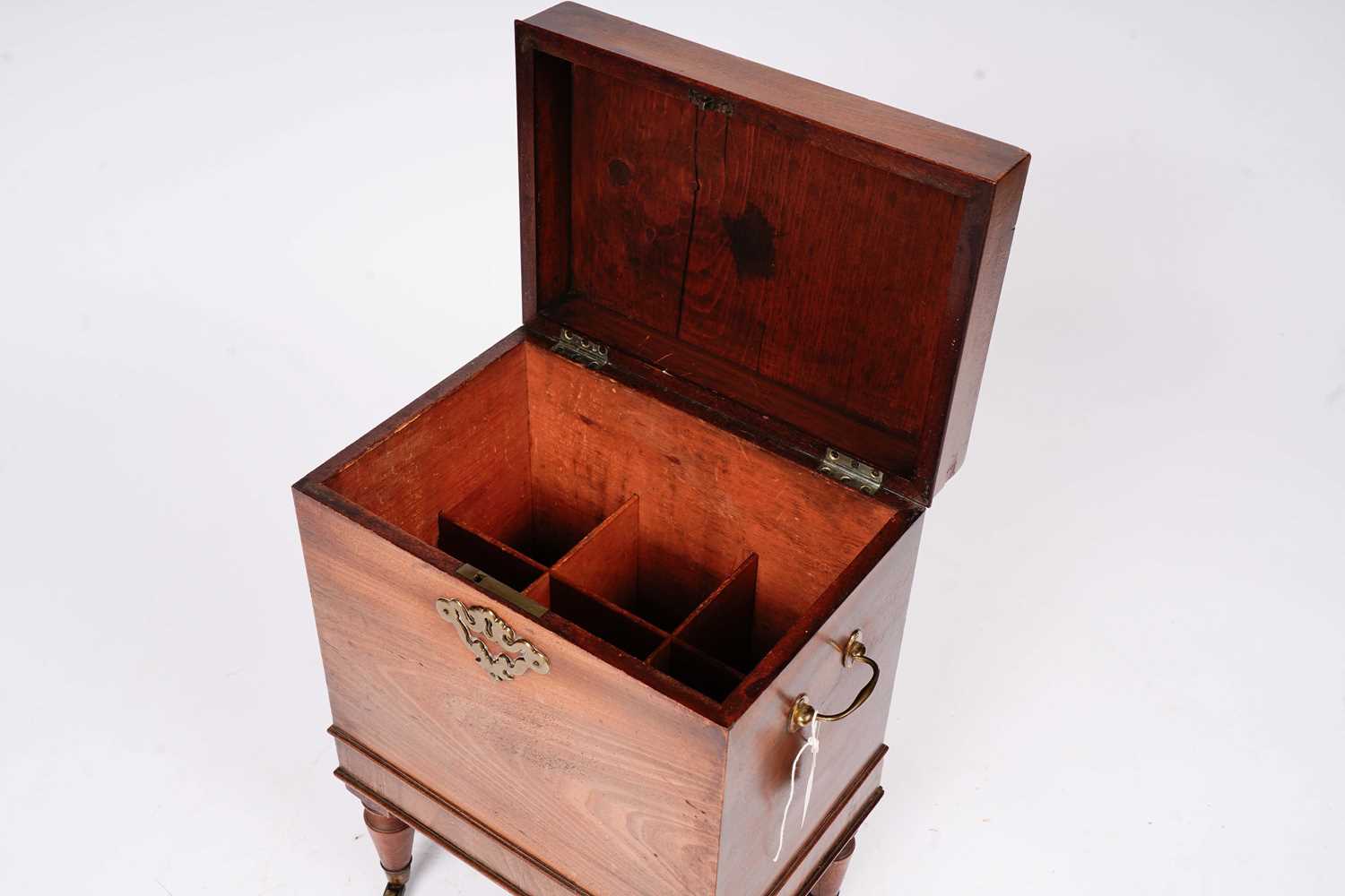 An early 19th Century mahogany wine cooler - Image 2 of 8