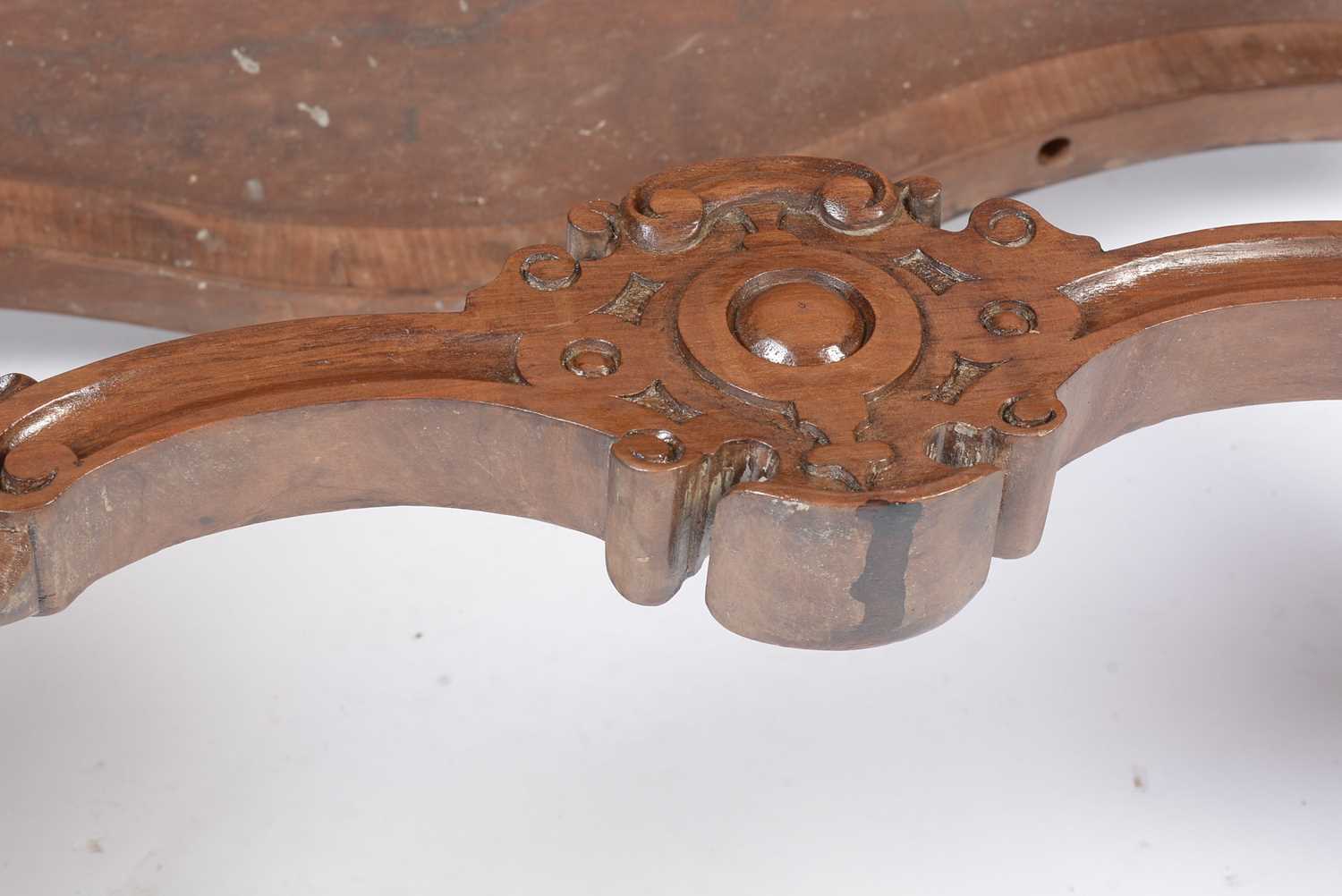 A Victorian burr walnut centre/writing table - Image 9 of 16