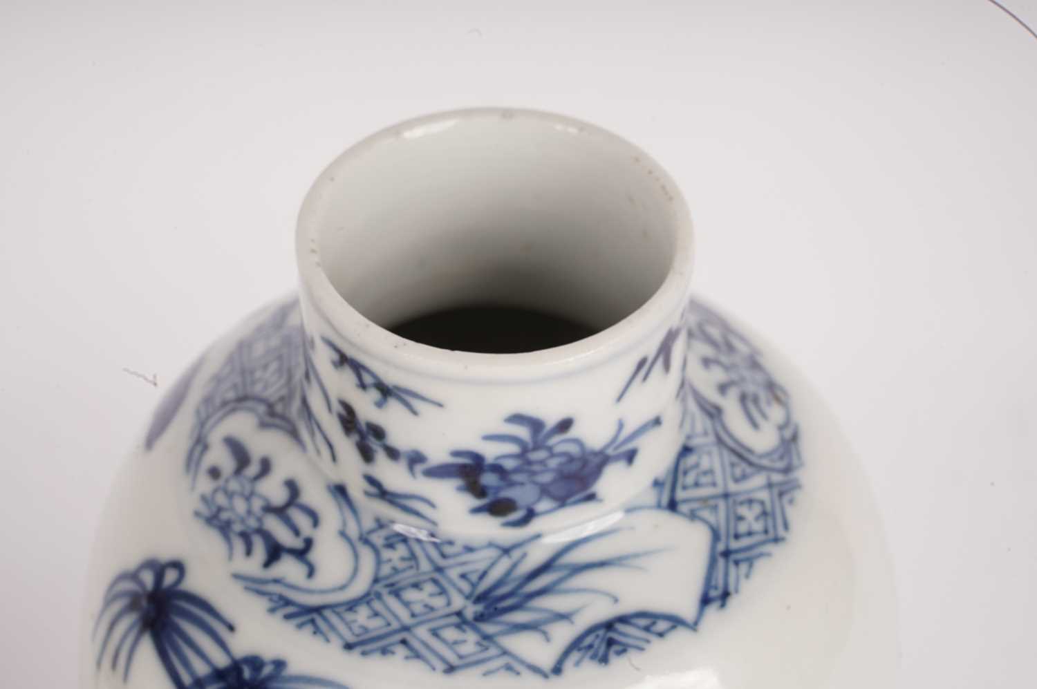 Chinese blue and white vase and cover and a ginger jar - Image 8 of 9