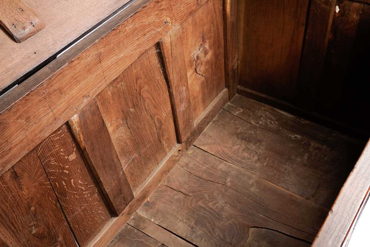 A late 17th Century oak coffer - Image 10 of 12