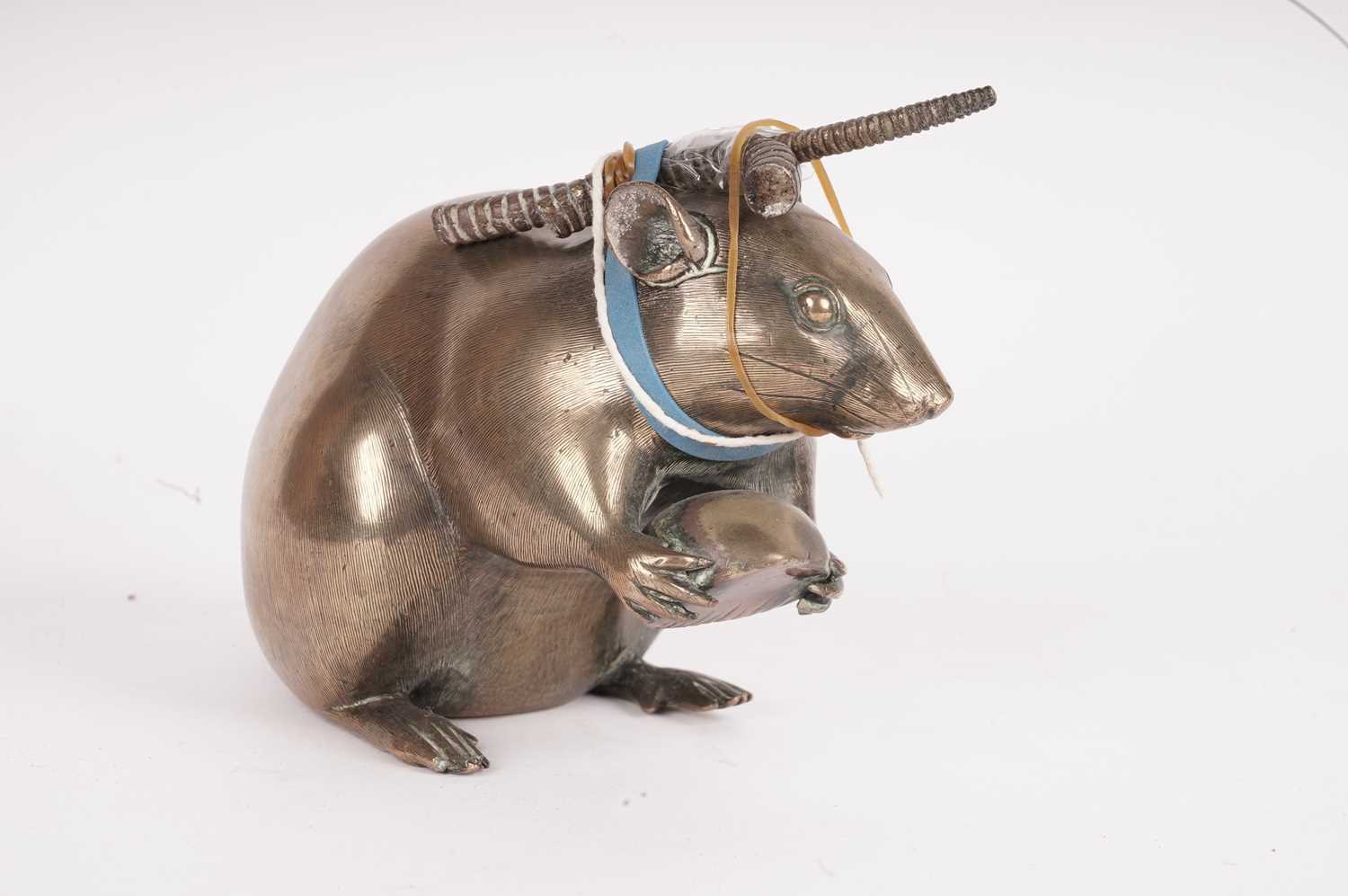 Pair of Japanese bronze rats - Image 8 of 10