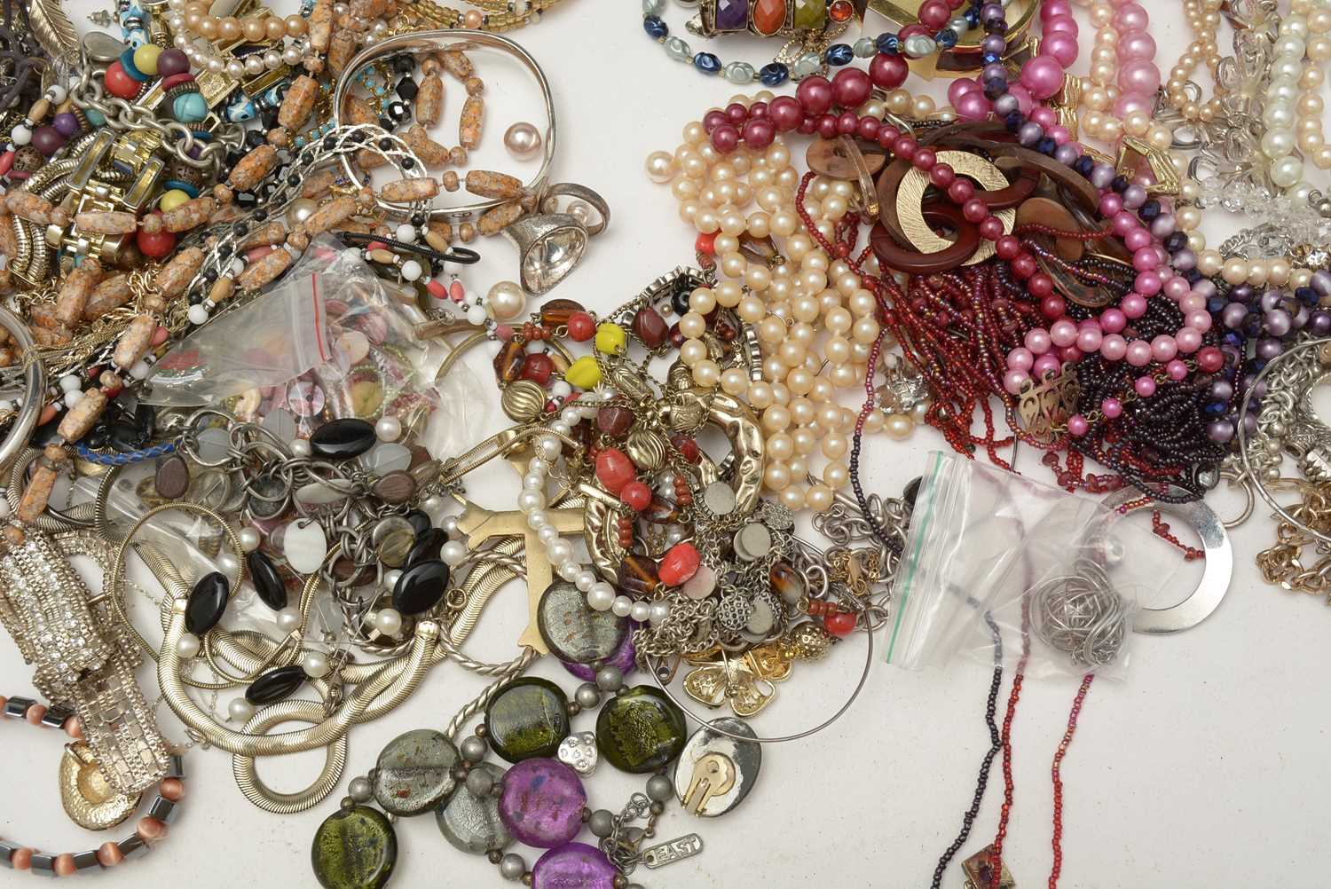 Collection of costume jewellery - Image 11 of 12