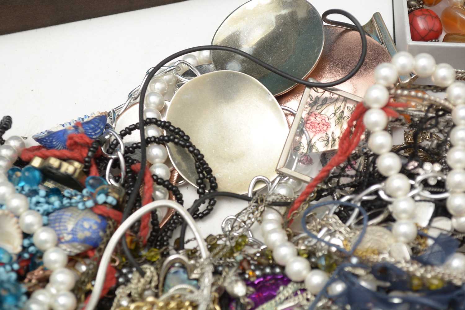 Selection of costume jewellery - Image 6 of 12