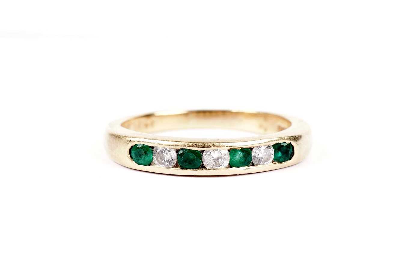 An emerald and diamond half hoop eternity ring - Image 4 of 4
