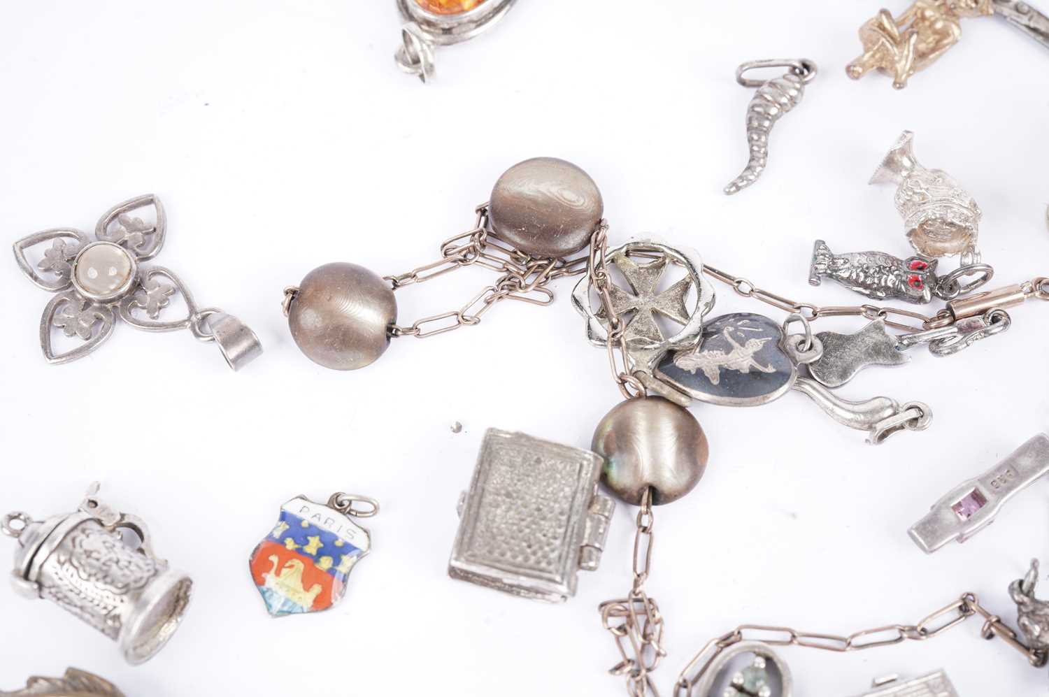 A selection of silver and other charms - Image 3 of 7