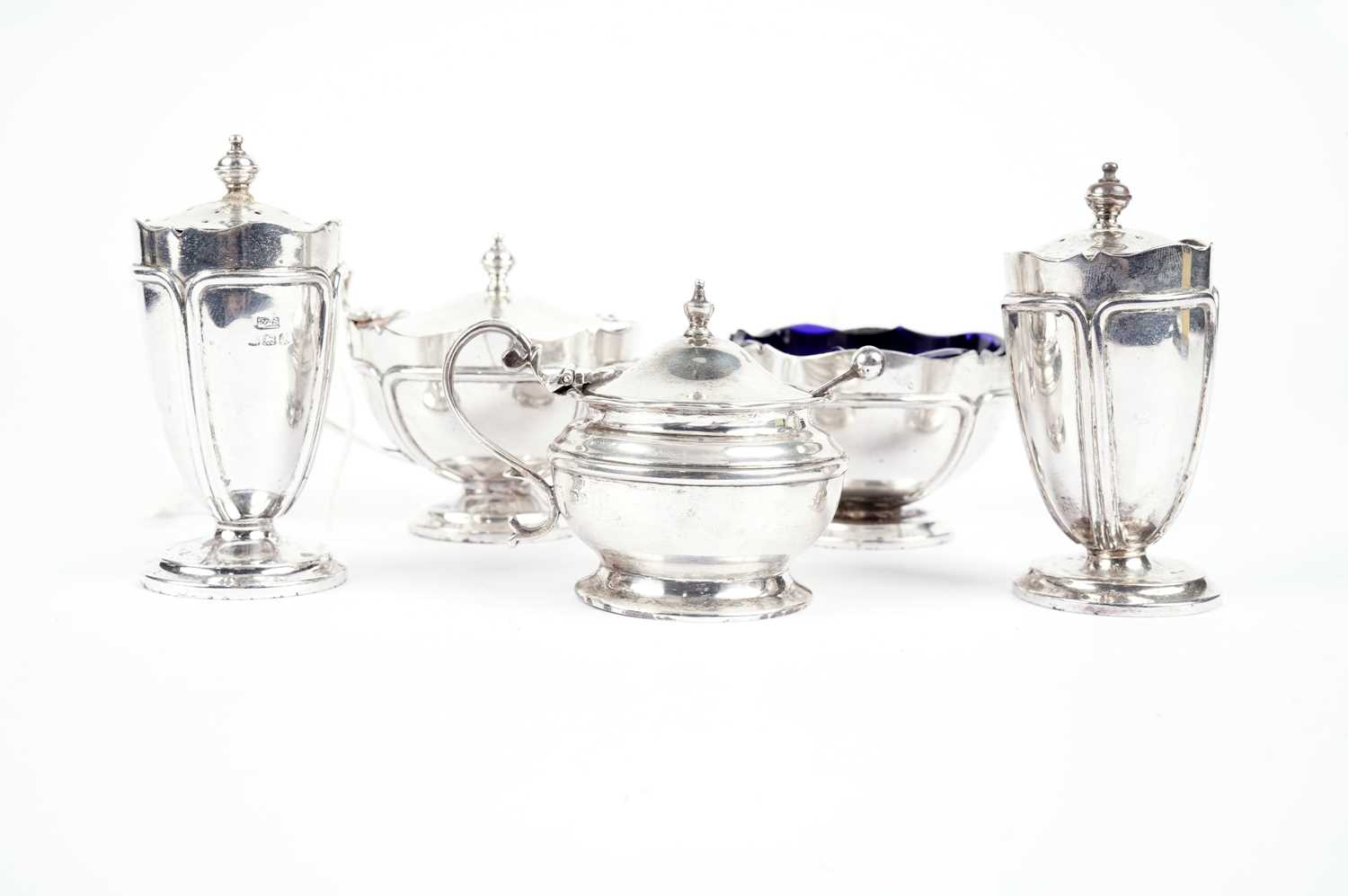 A set of George V silver condiments - Bild 2 aus 3